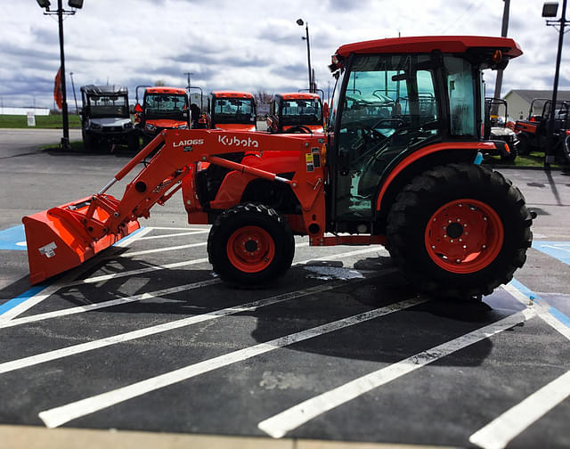Image of Kubota MX5400HSTC equipment image 1