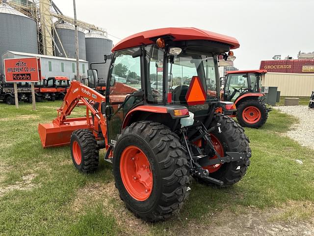 Image of Kubota MX5400HSTC equipment image 2