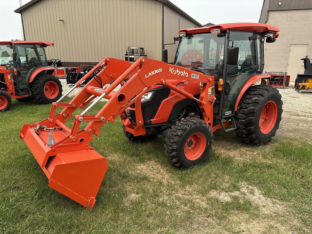 Image of Kubota MX5400HSTC Primary image
