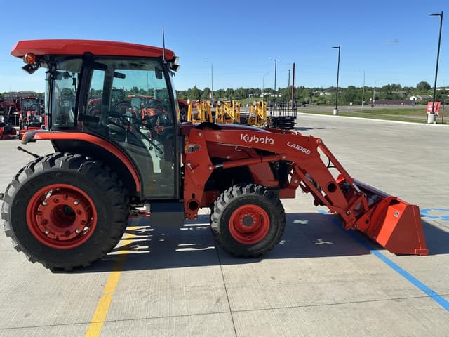 Image of Kubota MX6000 equipment image 4