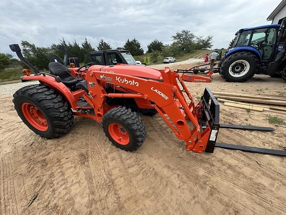 Image of Kubota MX6000 equipment image 2