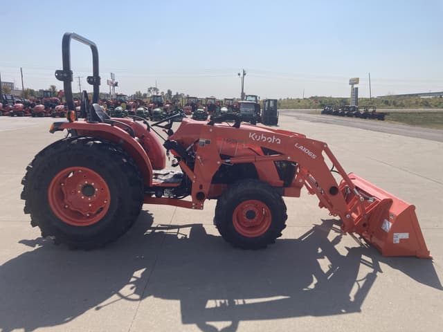 Image of Kubota MX6000HST equipment image 4