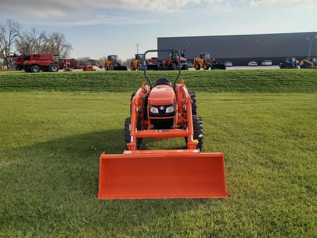 Image of Kubota MX6000HST equipment image 2