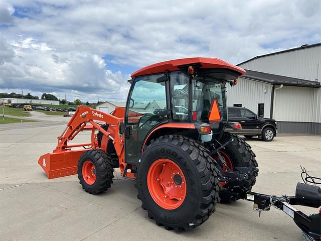 Image of Kubota MX6000 equipment image 2