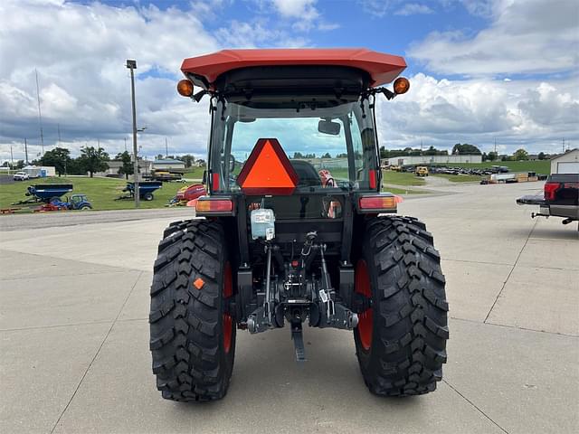 Image of Kubota MX6000 equipment image 3