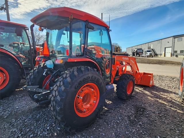 Image of Kubota MX6000HSTC equipment image 3