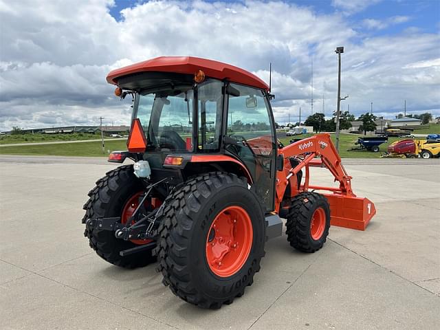 Image of Kubota MX6000 equipment image 4