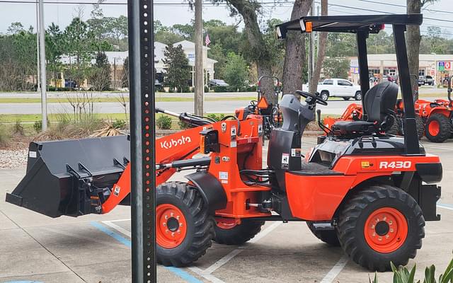 Image of Kubota R430 equipment image 3