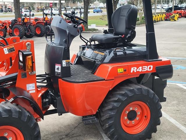 Image of Kubota R430 equipment image 4