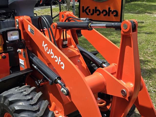 Image of Kubota R430 equipment image 2