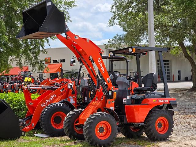 Image of Kubota R430 equipment image 4