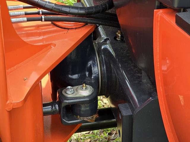 Image of Kubota R430 equipment image 3