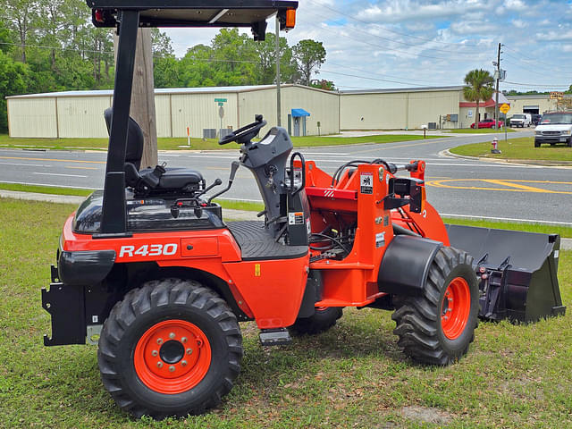 Image of Kubota R430 equipment image 3