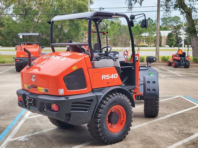 Image of Kubota R540 equipment image 3