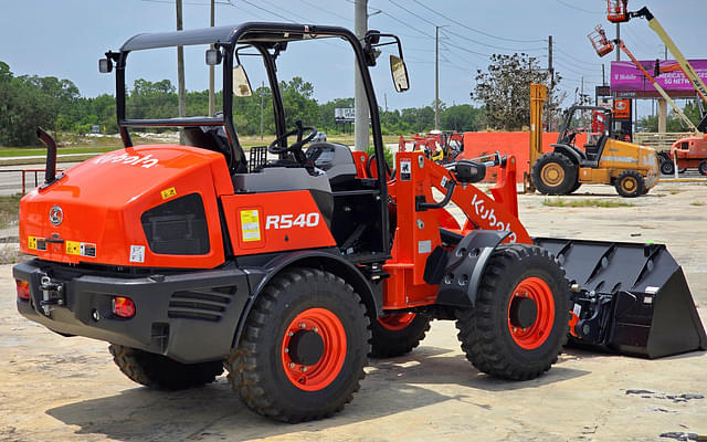 Image of Kubota R540 equipment image 2