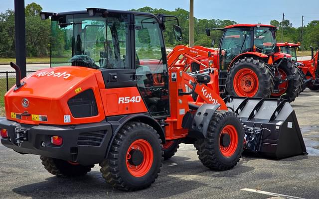 Image of Kubota R540 equipment image 2