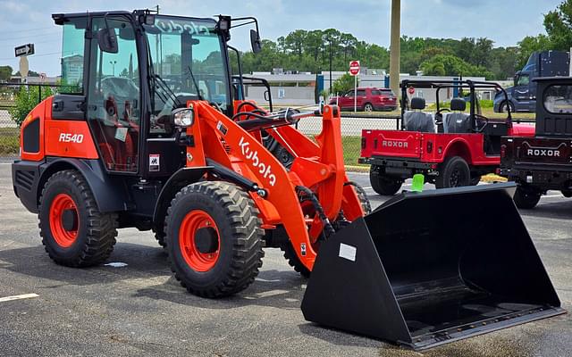 Image of Kubota R540 equipment image 1