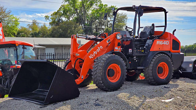 Image of Kubota R640 equipment image 2