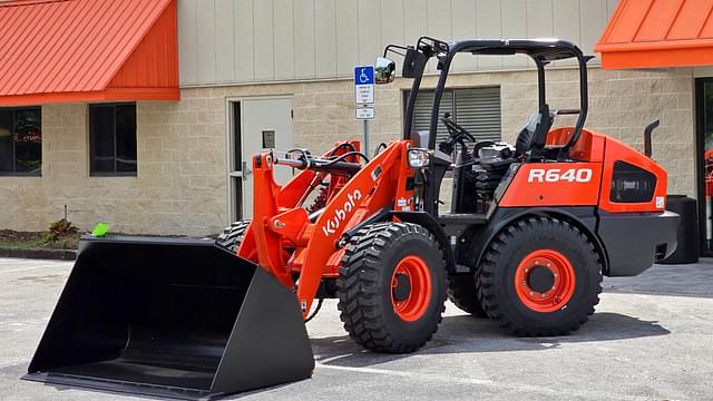 Image of Kubota R640 equipment image 1