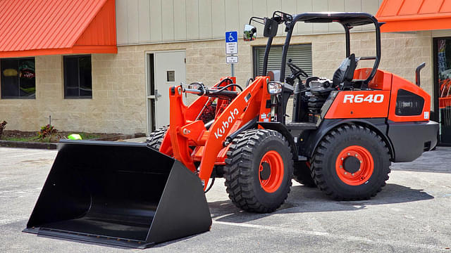 Image of Kubota R640 equipment image 2