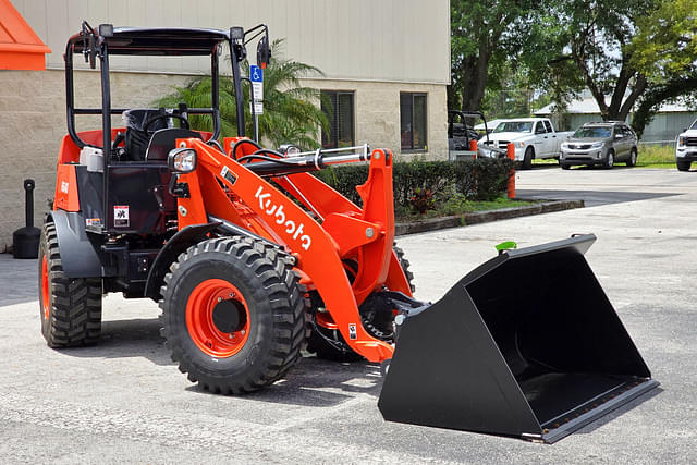 Image of Kubota R640 equipment image 3