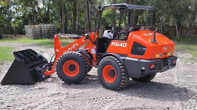 Image of Kubota R640 equipment image 2