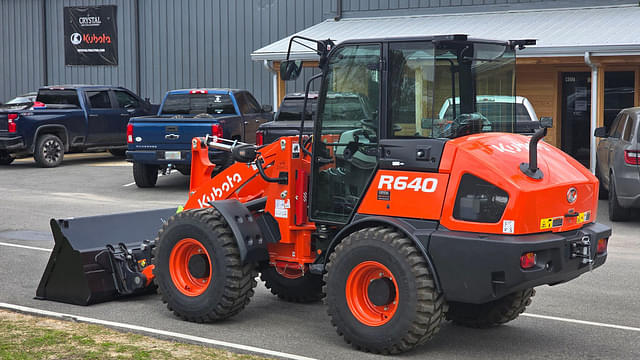 Image of Kubota R640 equipment image 2