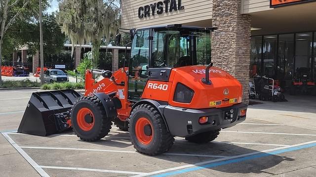 Image of Kubota R640 equipment image 4