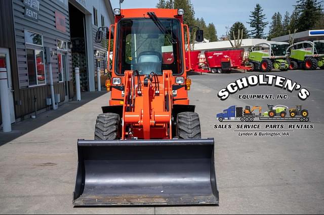 Image of Kubota R430 equipment image 2