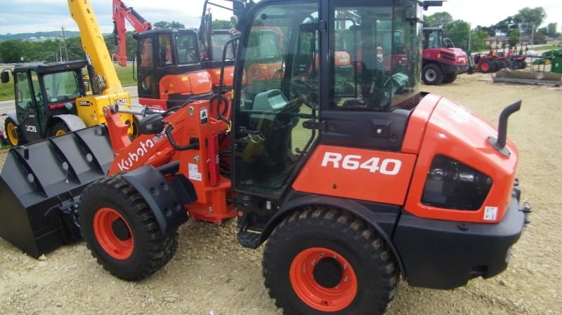 Main image Kubota R640