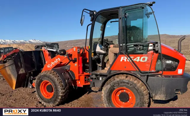 Image of Kubota R640 equipment image 1