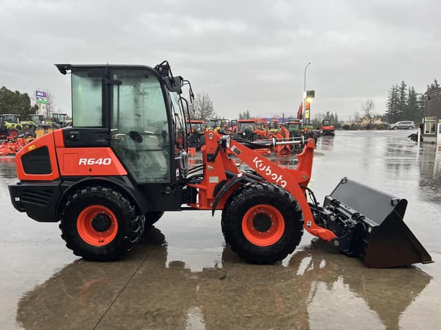 Image of Kubota R640 equipment image 4