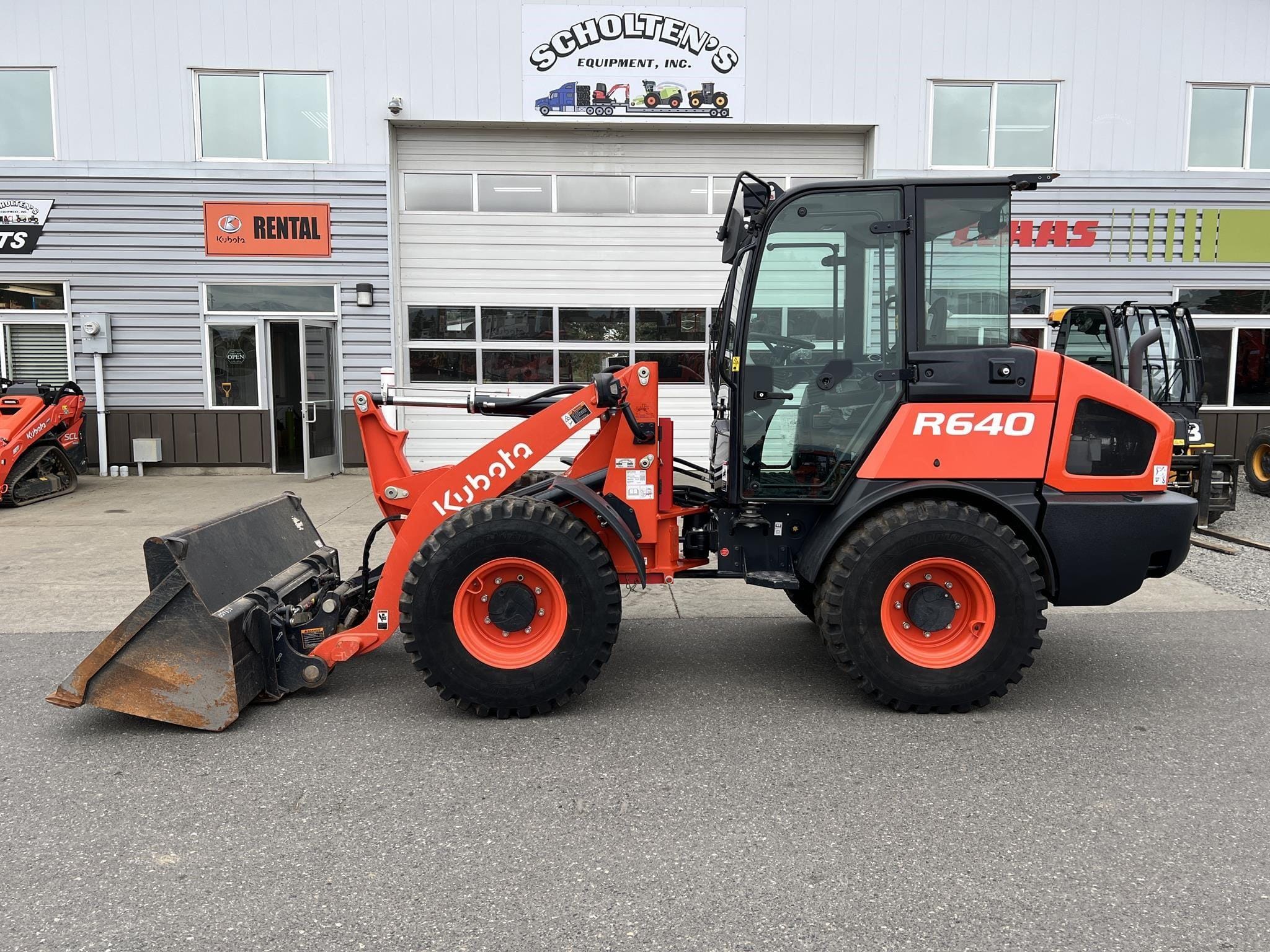 2024 Kubota R640 Equipment Image0
