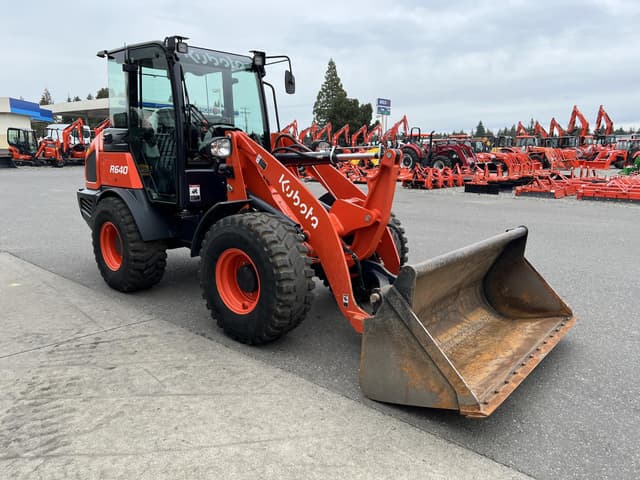 Image of Kubota R640 equipment image 3