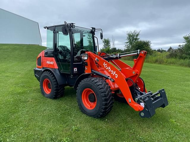 Image of Kubota R640 equipment image 1