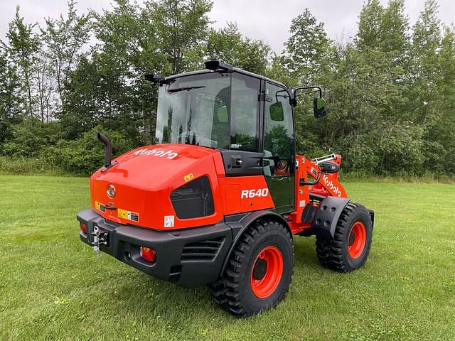 Image of Kubota R640 equipment image 2