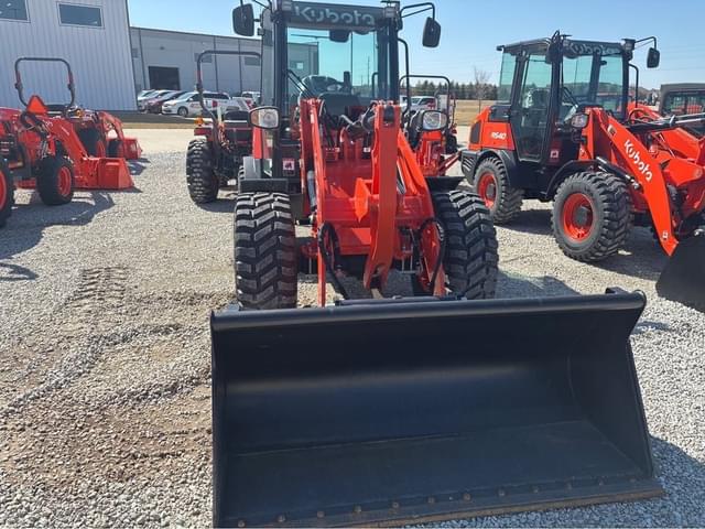 Image of Kubota R640 equipment image 4