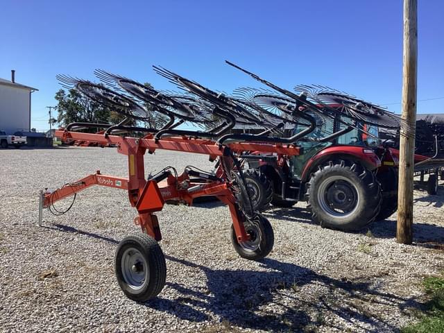 Image of Kubota RA108CR equipment image 4