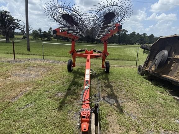 Image of Kubota RA212CR equipment image 3