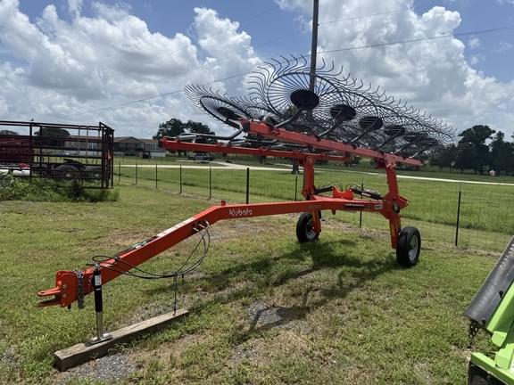 Image of Kubota RA212CR equipment image 4