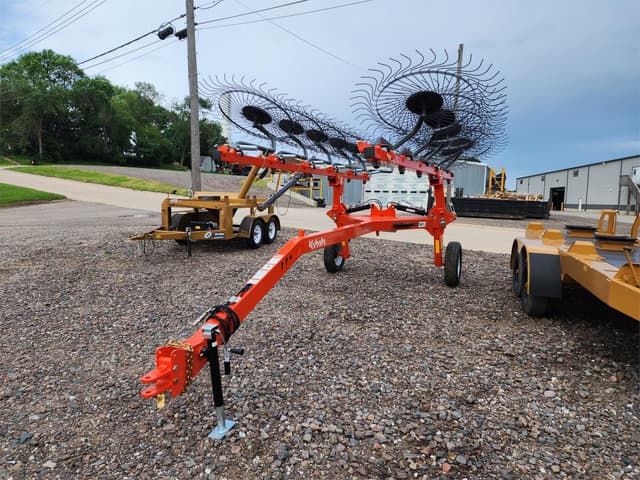 Image of Kubota RA212CR equipment image 2