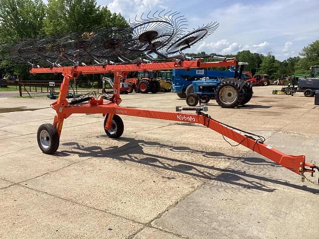 Image of Kubota RA212CR equipment image 3