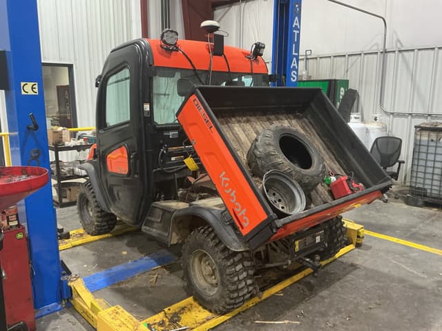 Image of Kubota RTV-X1100C equipment image 3