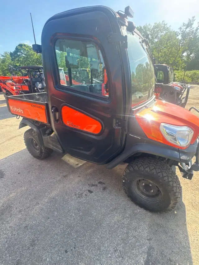 Image of Kubota RTV-X1100C equipment image 3