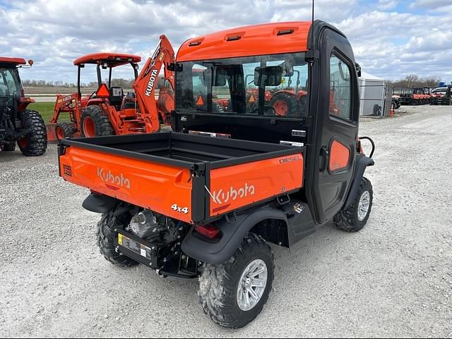 Image of Kubota RTV-X1100C equipment image 2