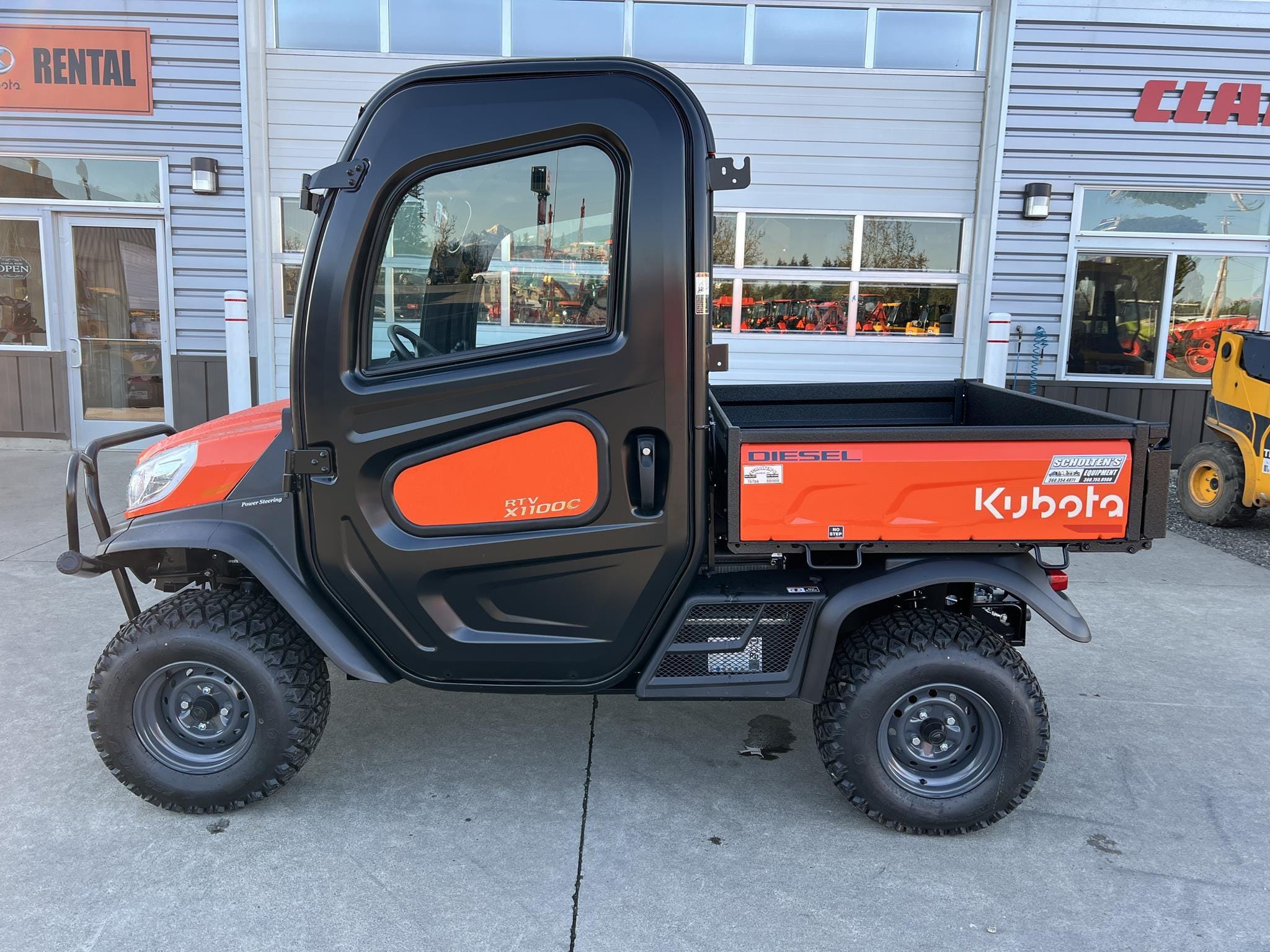 2024 Kubota RTV-X1100C Equipment Image0