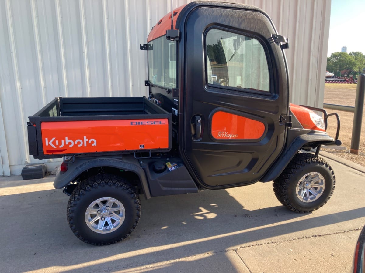 2024 Kubota RTV-X1100C Equipment Image0