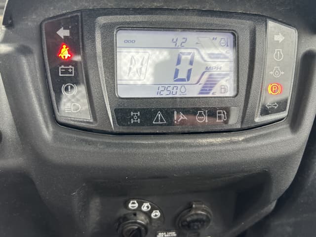 Image of Kubota RTV-XG850 equipment image 3