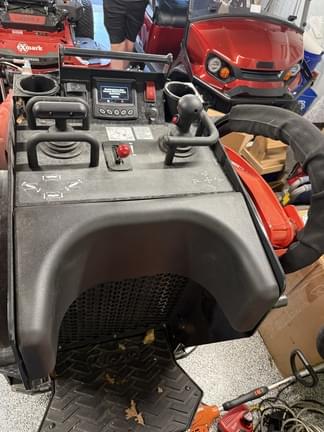 Image of Kubota SCL1000 equipment image 4