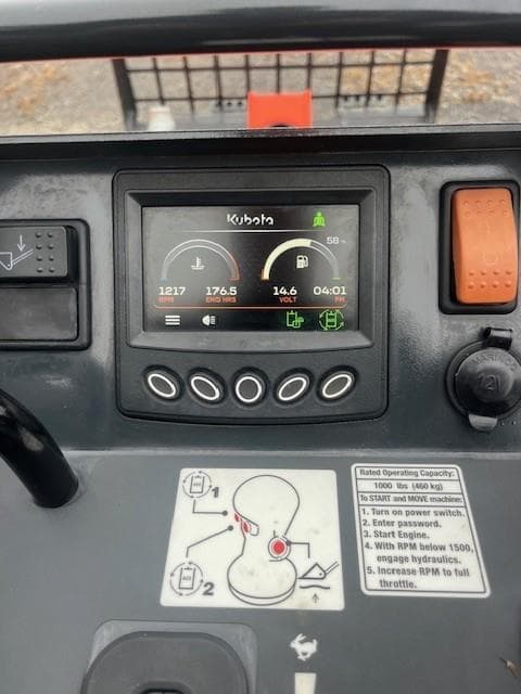 Image of Kubota SCL1000 equipment image 4